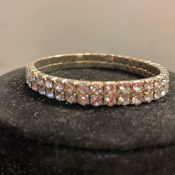 1990s-8” silver tone stackable stretch bracelet w/56 prong set Austrian crystals - Picture 1 of 8